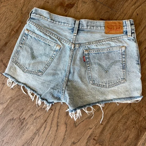 Levi's 501 Denim Cutoff Button Fly Shorts, Size 29 - Picture 5 of 8